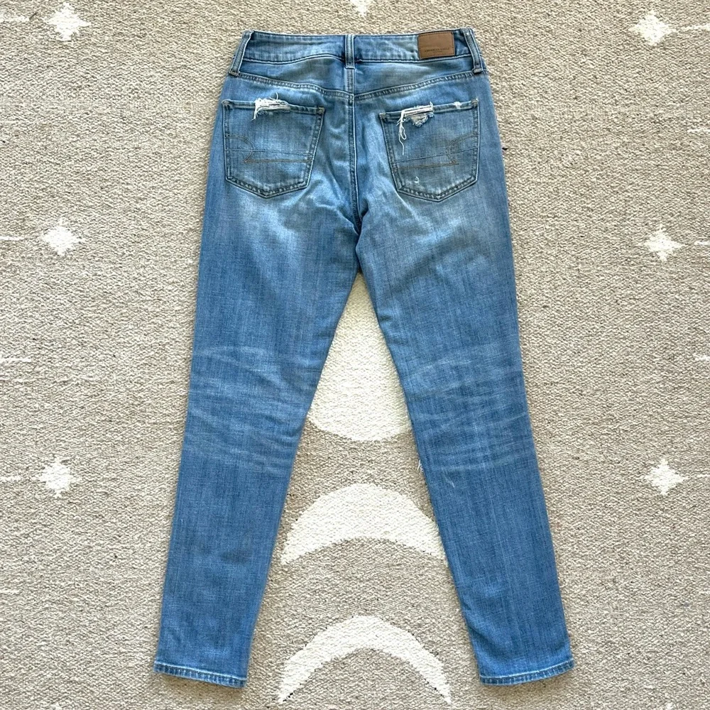 American Eagle Distressed Tomgirl Jeans Size 0 - Picture 9 of 12